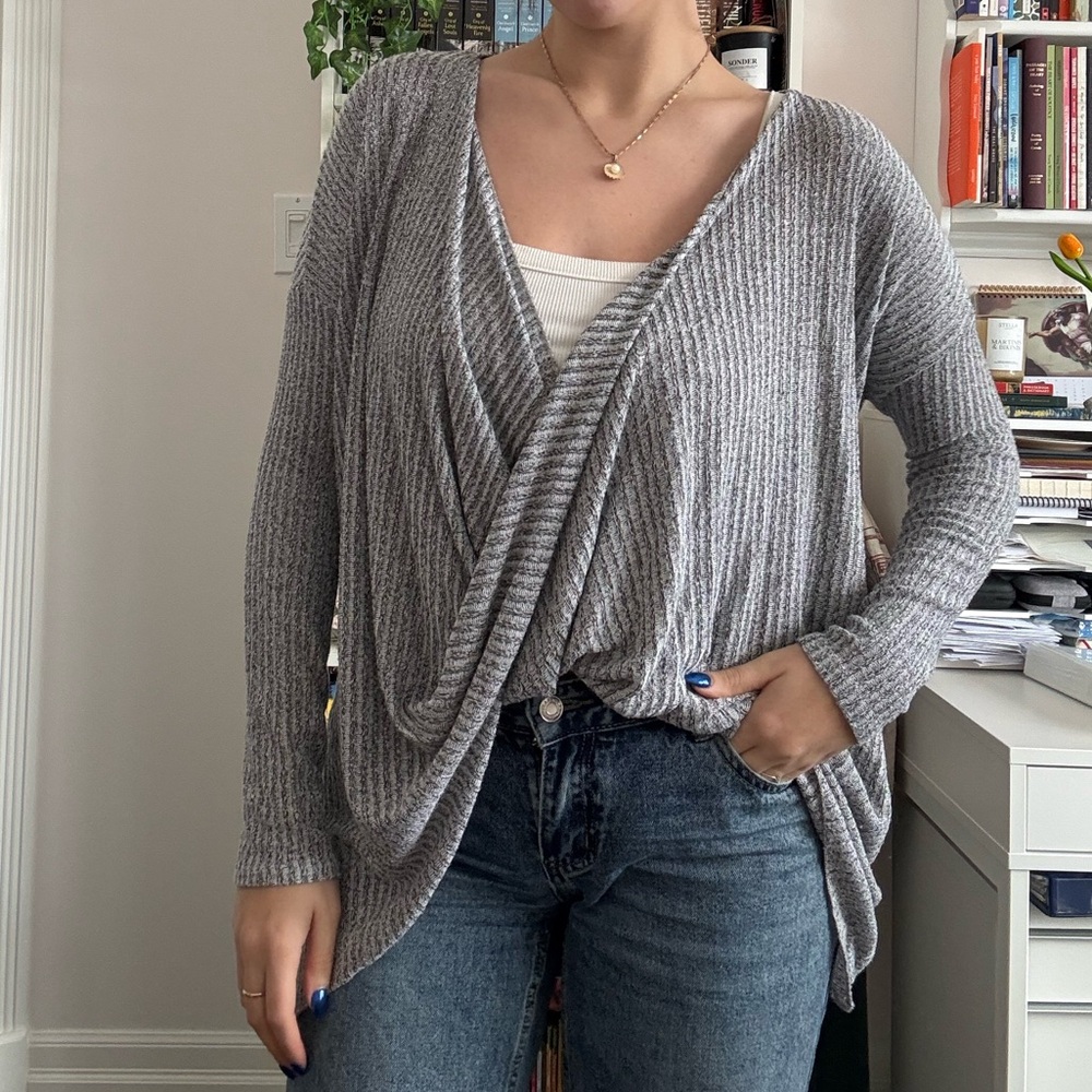 Alya Gray V-Neck Women's Sweater